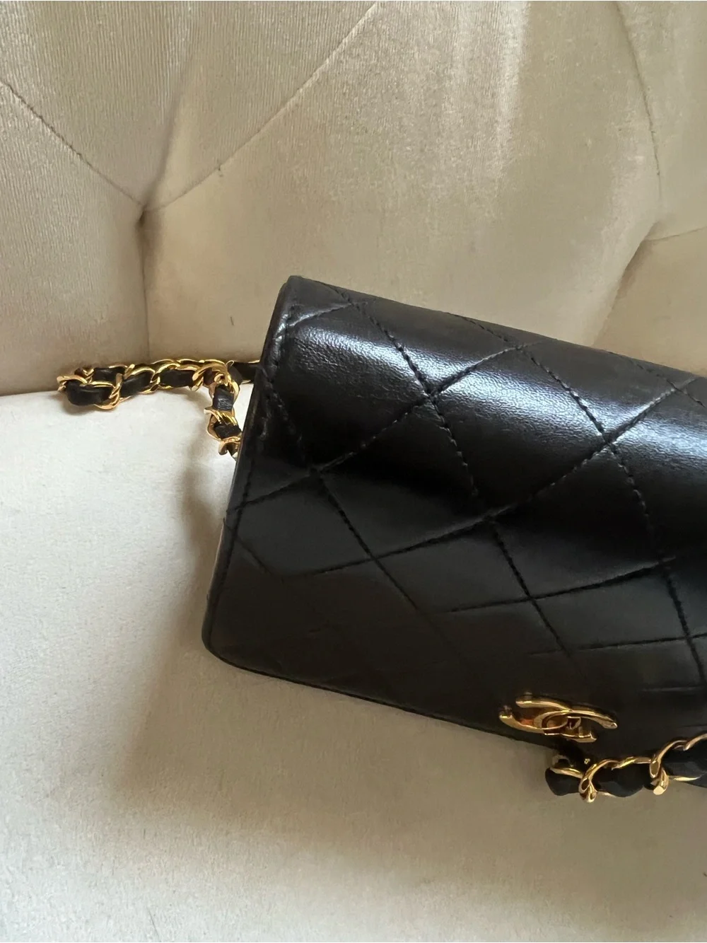 🖤🖤Chanel Vintage Black Quilted Lambskin Full Flap 24k Gold Plated hardware